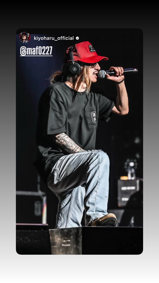 maf39et's tweet image. 2025.9.20

自分の進んで行く道＝長い音楽人生
の最初からずっと
一切妥協する事無い
生き様が

客席を
時に鋭く
時に優しく
真っ直ぐ
見つめる瞳から
ひしひしと
伝わるLIVEでした♪

#黑夢
#zeppnagoya
#corkscrew2025
#名古屋
@backtohome0778