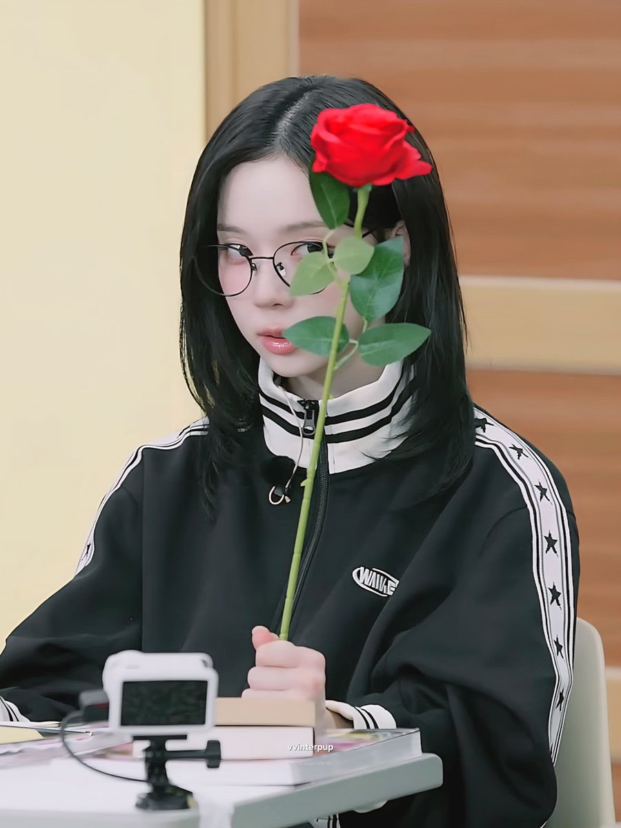 #aespa #WINTER #에스파 #윈터 
School of Rich EP.02 (2)