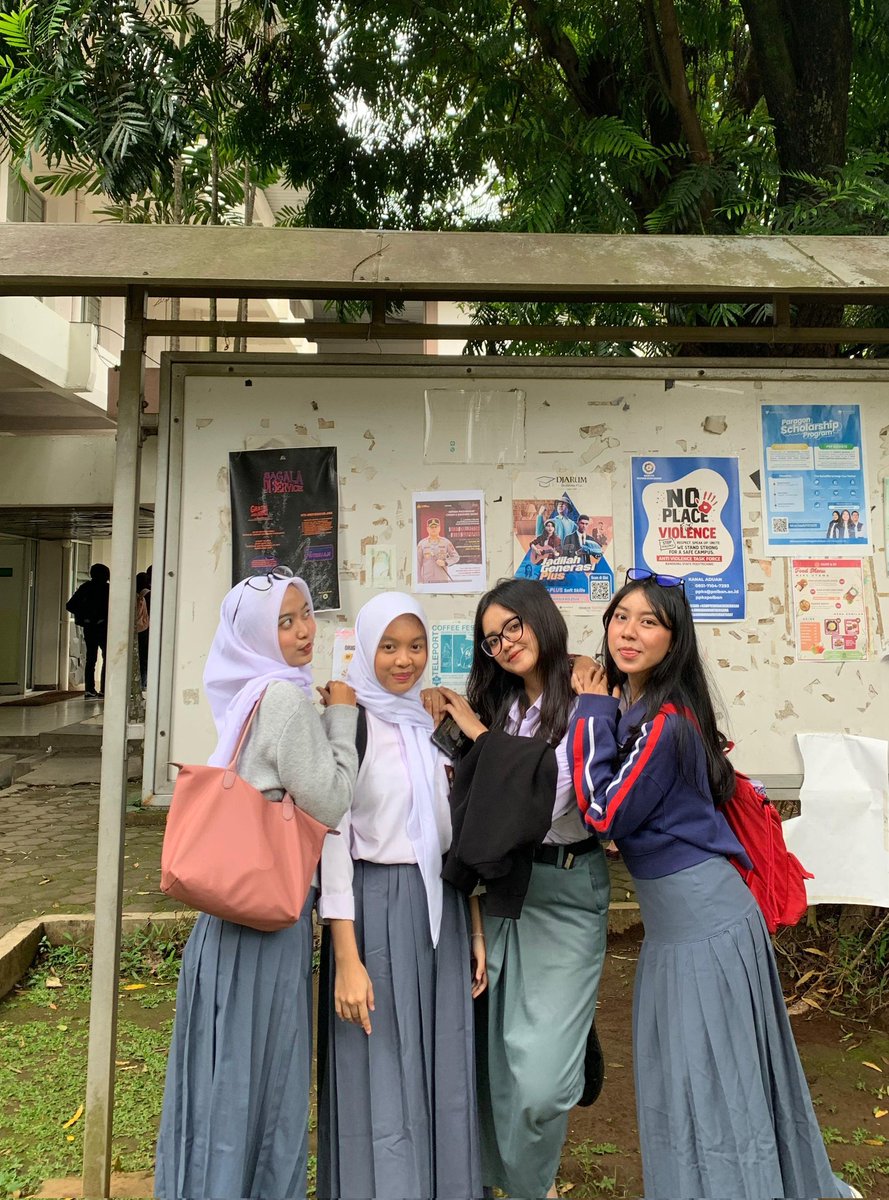gemaaas &lt;3 hari ini cosplay sma 🧏🏻‍♀️