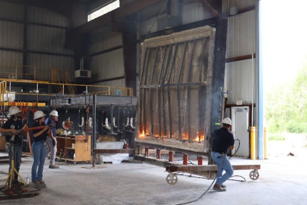 ICCEvalService's tweet image. #ASTME119 is a crucial #fireresistance test for walls, beams &amp;amp; other structural elements. ICC-ES conducts this test to evaluate the duration that building products contain a fire/maintain structural integrity. See the #testingprocess &amp;amp; click for more info: bit.ly/46luKmh