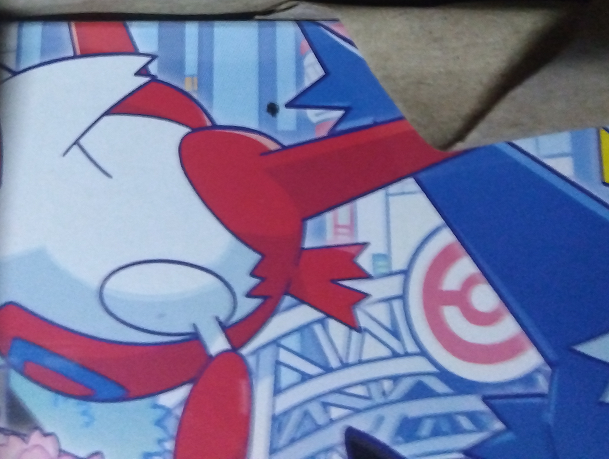 shinmetry's tweet photo. ポケモンセンターフクオカのスペシャルBOXが届いた。直近で発送されたトウホクやヒロシマに入ってるカードが封入方法の関係で訳ありが多かったようなので未開封で保管するか迷ってて、シュリンクに傷があったら開けようと思ってたらシュリンク内にゴミありという迷いを加速する結果に。 https://t.co/iFYH9AhmVm