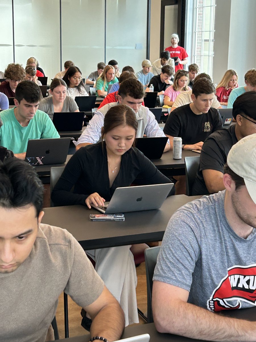 WKUGordonFord's tweet image. 🔥📊 On Friday, our Hilltoppers took on the GFCB Excel Challenge! From speed cases to dashboards, they crunched numbers, analyzed data, and proved Excel is anything but boring. 💻👏
#WKU #YouBelongAtGFCB #ExcelChallenge