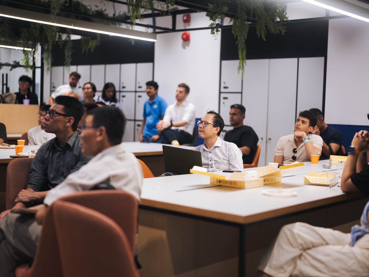 aztecnetwork's tweet image. Solo Stakers took over Singapore 🇸🇬

The demos from @stakedeve &amp;amp; @Koenmtb1 showcased how easy it is to spin up a sequencer node in minutes, and even keep one running over a phone hotspot.

If you’ve been thinking about running a node on Aztec, this is your sign.