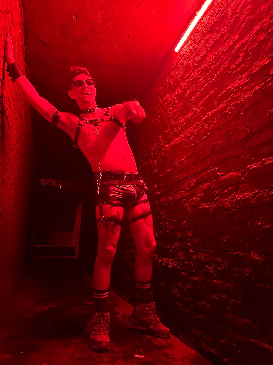 nesstinho's tweet photo. Unas del finde 
😈
#nudes #durx #underground https://t.co/iHYzhecwVN