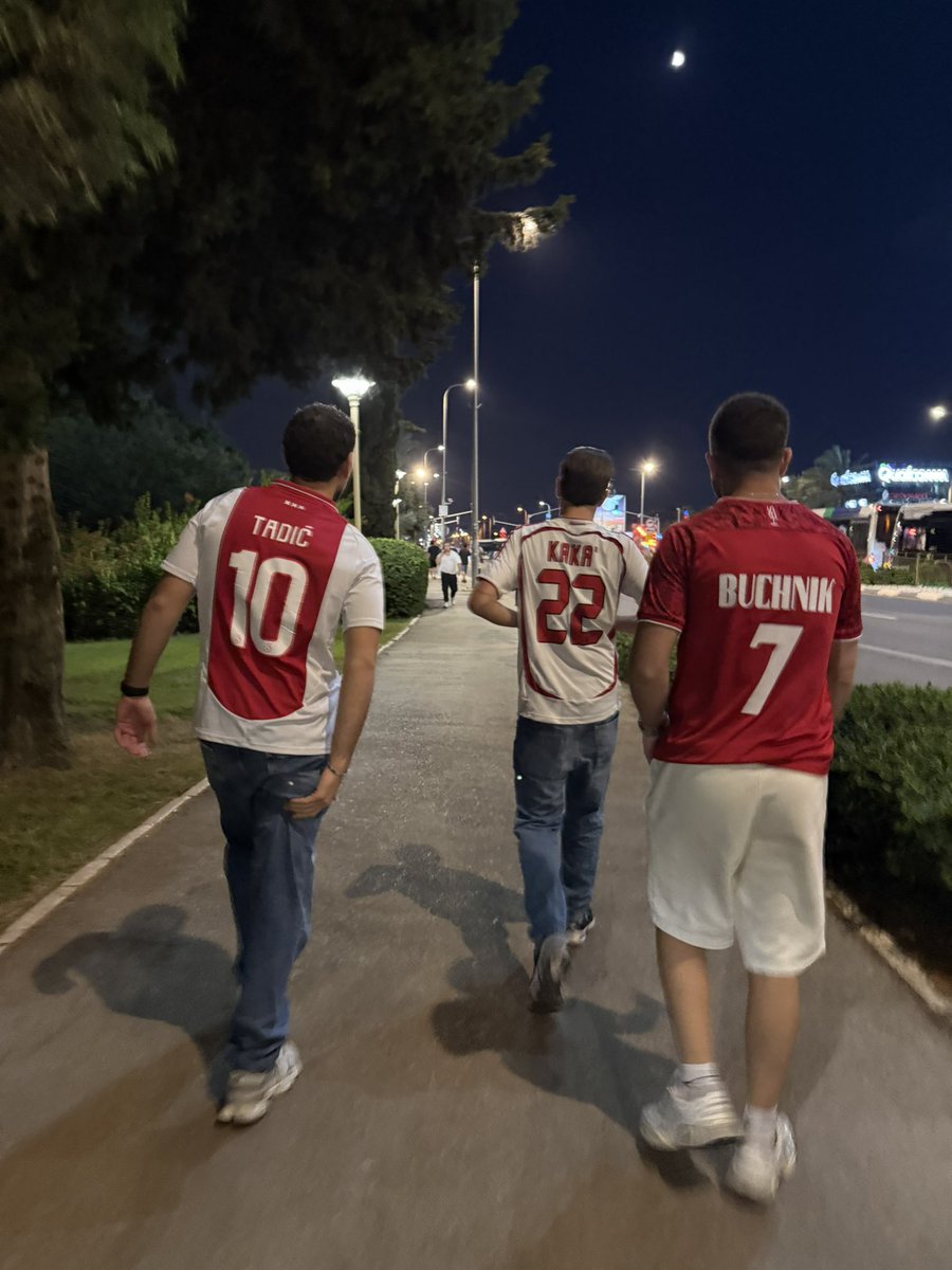 DannyZIv's tweet image. למה אוהדי ב״ש לא אוהבים את החולצות
של הקבוצה שלהם?