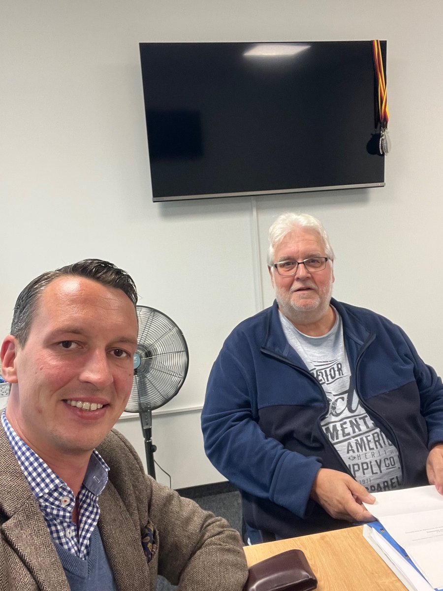 Hochmut kommt vor dem Westphal!

Zum letzten Mal tagt die AfD-Ratsfraktion vor dem Wechsel des Oberbürgermeisters.

Wir werden Thomas Westphal vermissen. Er stand sinnbildlich für eine abgehobene Sozialdemokratie, die den kleinen Mann längst vergessen hat.