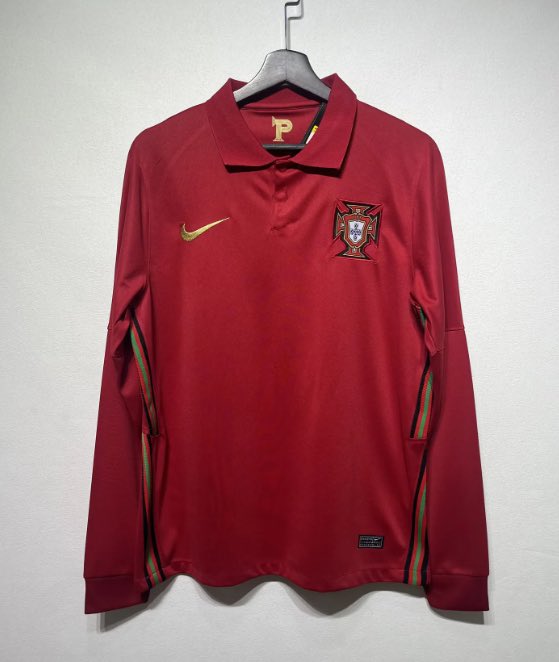 Tagelca's tweet image. 🚨SORTEO EXPRESS🚨

Sorteo de una camiseta retro a elegir del catálogo de los colegas de Ctinfo. 

Para participar: 
- Seguir a @Ctinfo_17 y @Tagelca 
- Dar RT ✅
- Mencionar a 1 amigo 

🍀 Ganador mañana Martes 30 de Septiembre a medianoche. 

SUERTE‼️