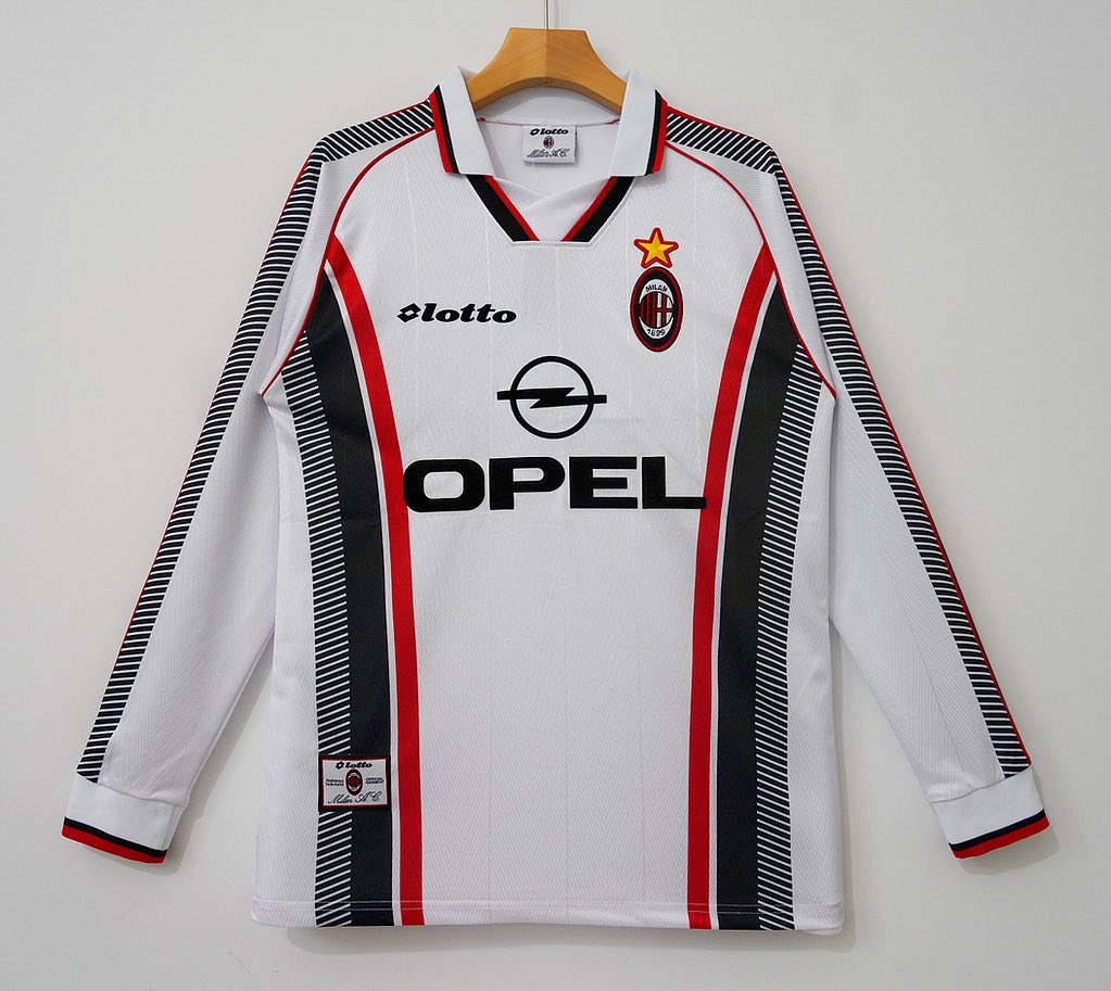 Tagelca's tweet image. 🚨SORTEO EXPRESS🚨

Sorteo de una camiseta retro a elegir del catálogo de los colegas de Ctinfo. 

Para participar: 
- Seguir a @Ctinfo_17 y @Tagelca 
- Dar RT ✅
- Mencionar a 1 amigo 

🍀 Ganador mañana Martes 30 de Septiembre a medianoche. 

SUERTE‼️