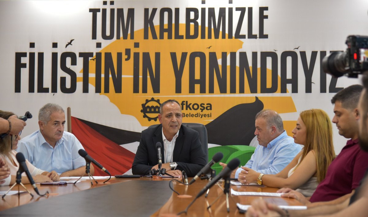 Lefkoşa Türk Belediyesi’nden Gazze ile Dayanışma Kararı

LTB Başkanı Mehmet Harmancı’nın sunduğu ve bir dizi karar önerisini de içeren “Lefkoşa Türk Belediyesi ile Filistin Halkı ile Dayanışma Bildirisi” oy birliğiyle kabul edildi.

Ayrıntılar: lefkosabelediyesi.org/haberler/lefko…