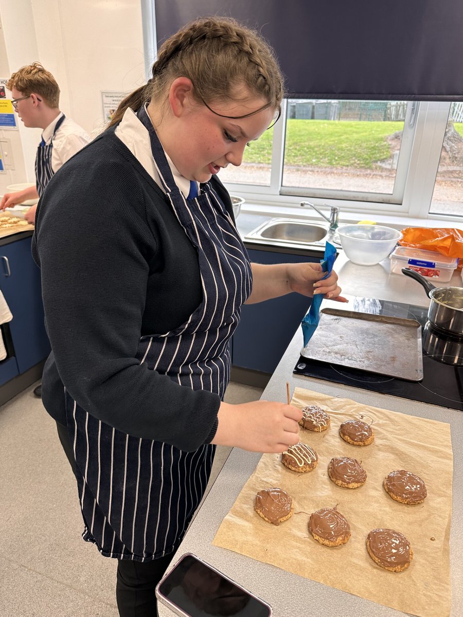 🍪🎂 Bake Off Club Update! Last week was Biscuit Week, and our students made some fantastic Hob Nobs! This week is Bread Week, with Iced Doughnuts to look forward to in the coming weeks. 😋 #ProudToBeHere