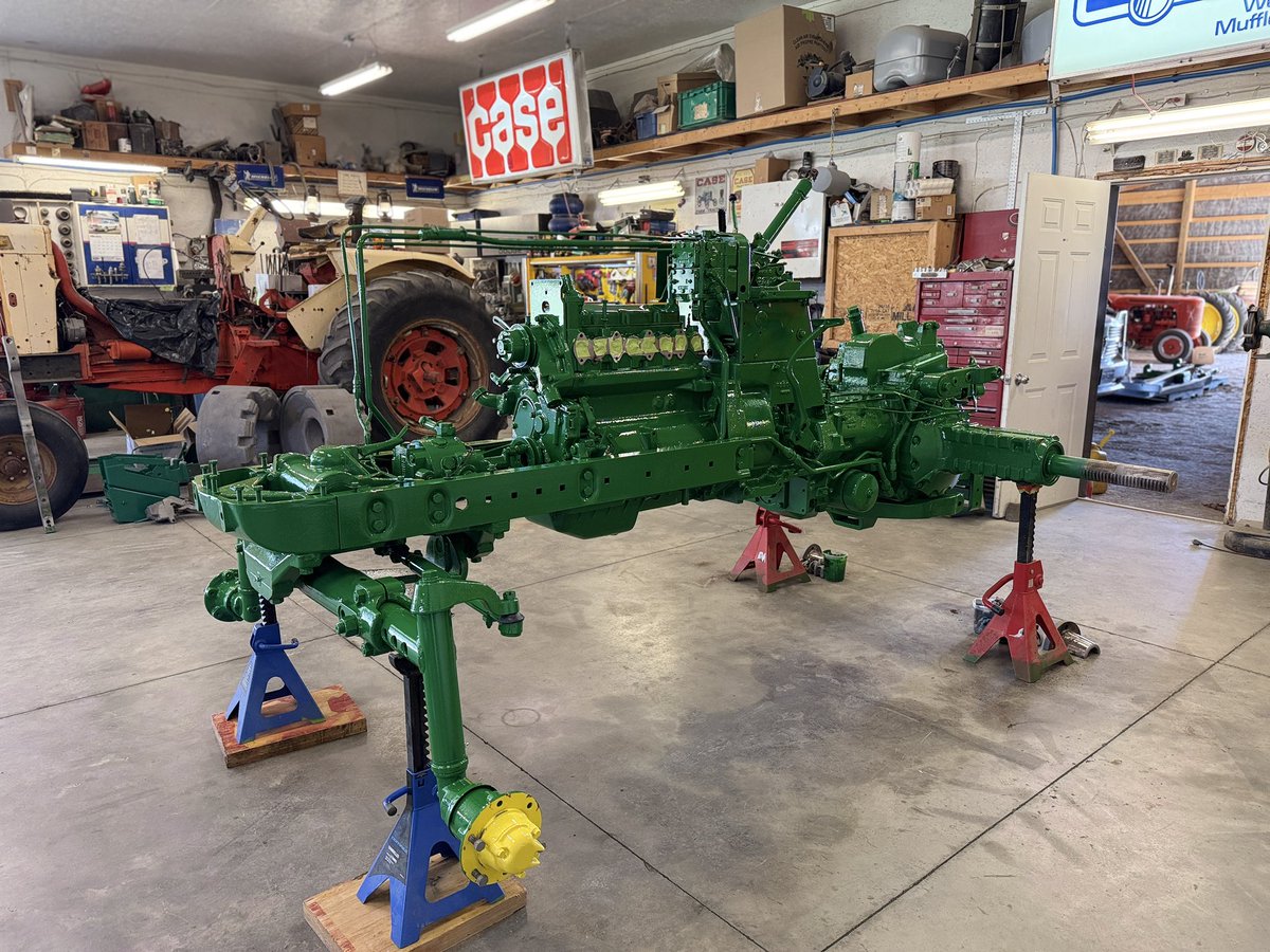 ScanlanTractor's tweet image. painting the wheels next