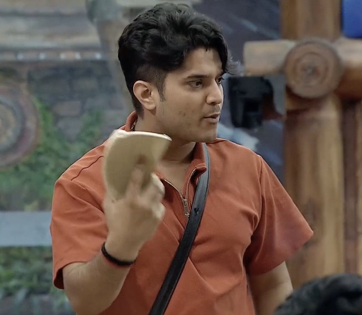 ScrollTheTrend's tweet photo. Mridul Was Soooo Me During The Fight🔥😃

Itna faltu behes kar rahe hai Saab 

#BiggBoss19 https://t.co/Mptbnj6pAc