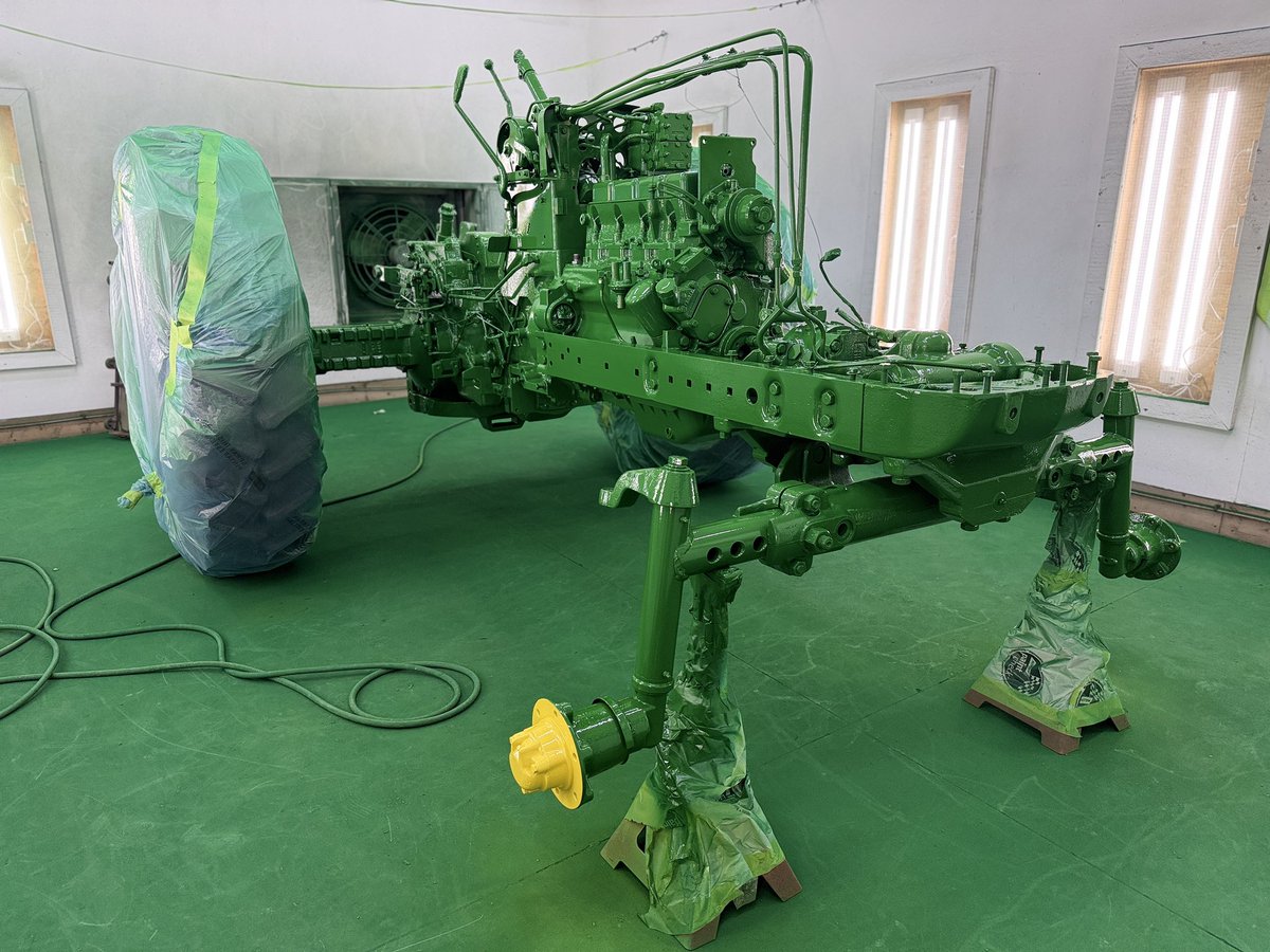 ScanlanTractor's tweet image. 2510 castings in paint