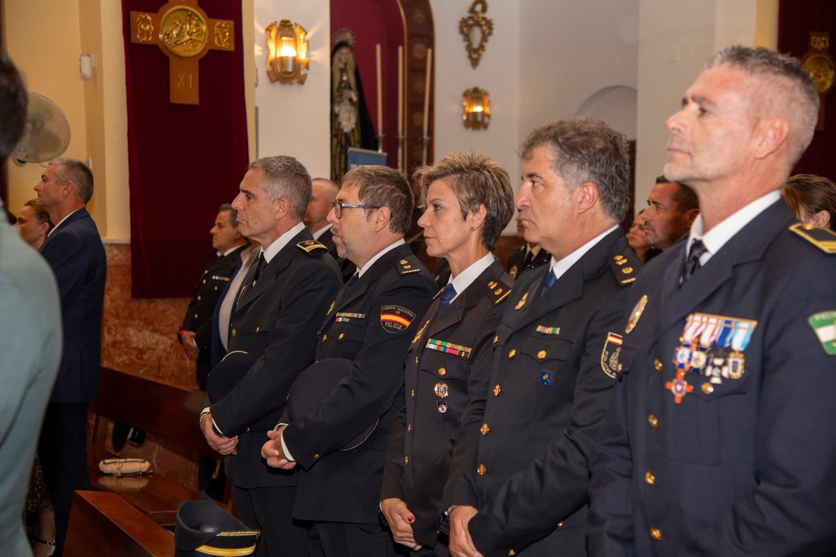 Desde el <a href="/puertodemotril/">Puerto de Motril</a> queremos felicitar a la Policía Local, en el Día de su patrón, San Miguel Arcángel,  y agradecer su labor, compromiso y dedicación al servicio de nuestra ciudad. 👮👮‍♀️🚔
Gracias por velar por nuestra seguridad.

20AniversarioAPM 💙⚓️