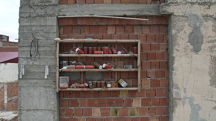 6 Şubat depreminde asılı kalan kavanozlar geldi hatırıma.. "hiç yaşanmayacak bir kışın hazırlığı kalmıştı geriye"