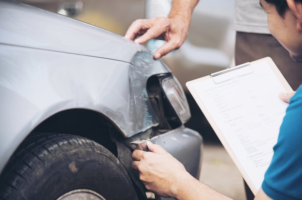 OnlineMag_RSA's tweet image. Got an older car? 🚗
Skipping insurance could cost you millions if you’re liable in an accident.

From affordable third-party cover to comprehensive plans, here’s why car insurance still matters 👉 onlinemag.co.za/1638-2/

#CarInsurance #SmartDriving #OnlineMagSA
