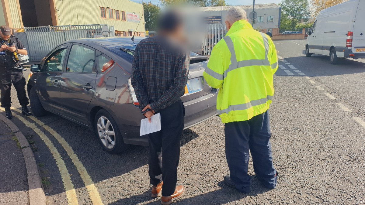 DerbysRPUBikers's tweet image. Taxi licensing Op alongside @DerbyCC. 
Majority of taxis found in good order.
Sadly 5 taxi plates immediately suspended for defects found during checks.
Worst being a tyre measuring 0.5mm tread depth.
Immediate #pg9 prohibitions issued where appropriate.
#opsbikes