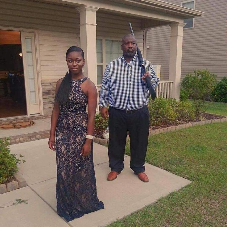 iamennoh's tweet photo. Posing for a picture with my daughter👇 https://t.co/er4ScUZQL1
