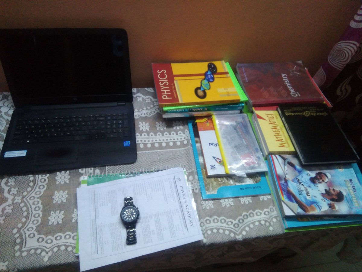 This OG desk setup got me 99%ile in jee mains 7k rank in jee advanced 😭

#iit #jeemains #jeeadvanced #Trending
