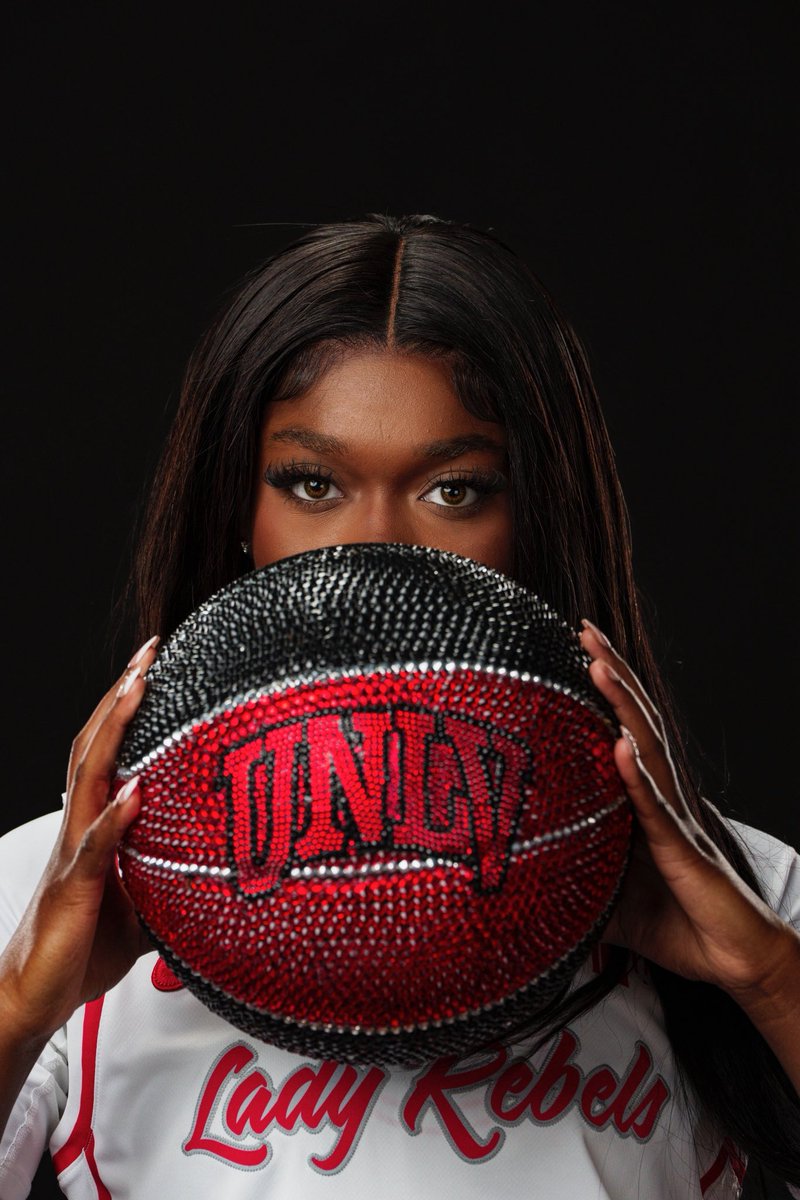 Jasmyn Lott tweet media