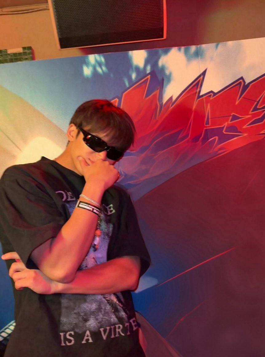 ͛ nodi l nyo🕸️29 apr (@xdino13) on Twitter photo 