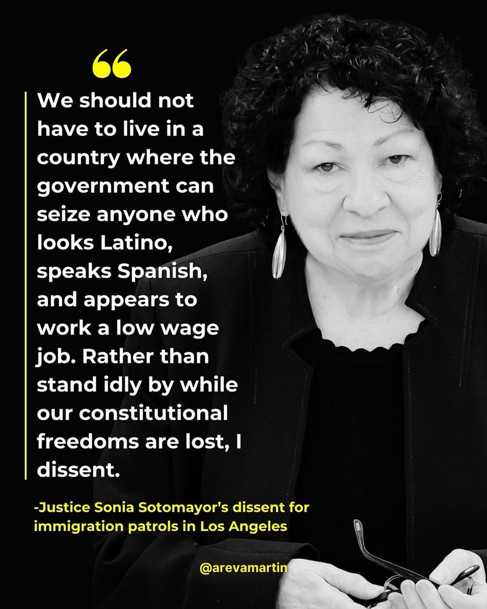 A menos de un mes de la nefasta decisión en el caso de Homeland Security v. Pedro Vázquez Perdomo, Benito Martínez Ocasio se presentará en el Halftime del Super Bowl 2026 en un show completamente en Español.  Para que SCOTUS, _ame. 🇵🇷