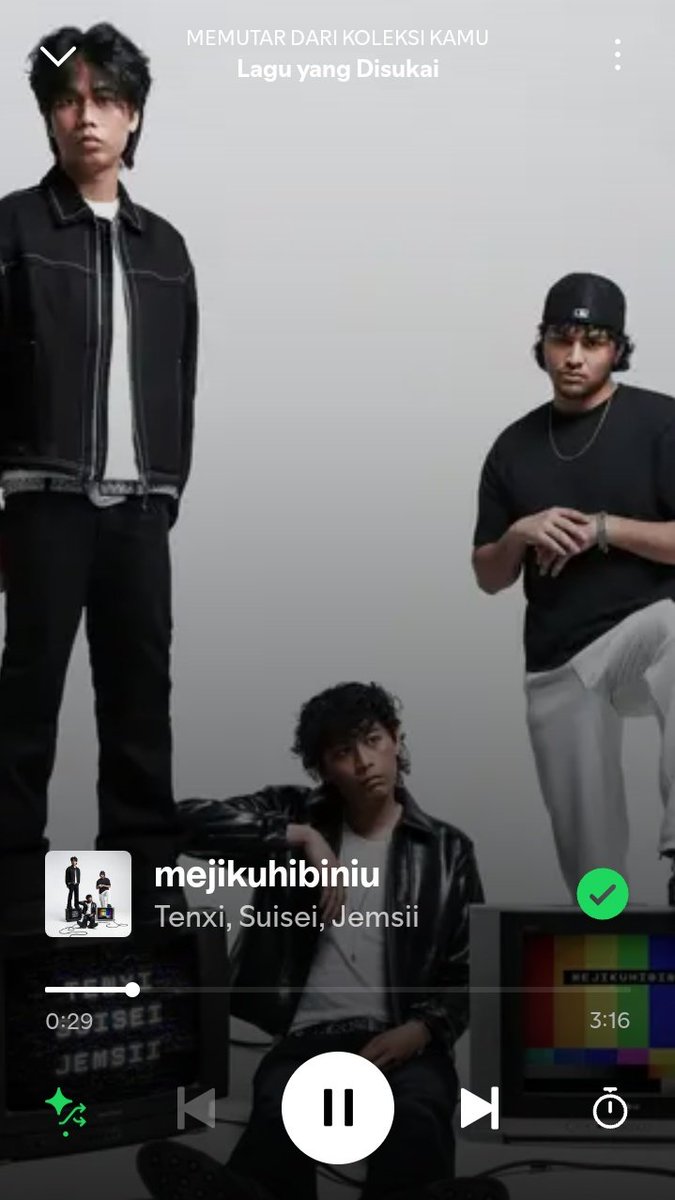 caneduh's tweet photo. hy teman teman #studytwt, day 17 belajar buat TKA,,, ngebantai latsol bing, sosio dan eko &amp;&amp; aslinya aku yg terbantai guys :Vvv MEMASAK ATAU DIMASAK 😂🥀🥀 https://t.co/o97I8YQLG9