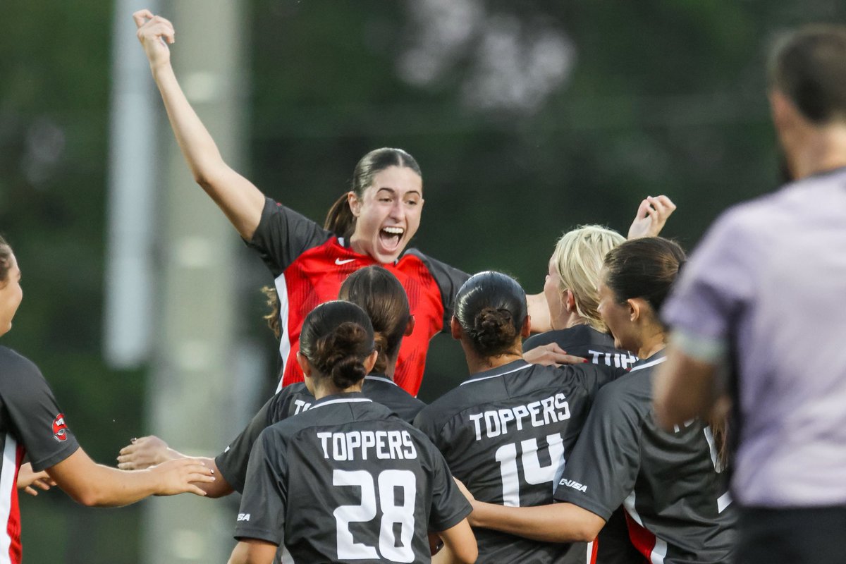 wku's tweet photo. Leaps, laughs, and a whole lot of WKU spirit! From the Hill and beyond, here’s a look back at the highlights.

#WKU #PeopleofWKU #GoTops #CampusLife #TogetherWKU #PhotoDump https://t.co/CSzE4WWi1Y