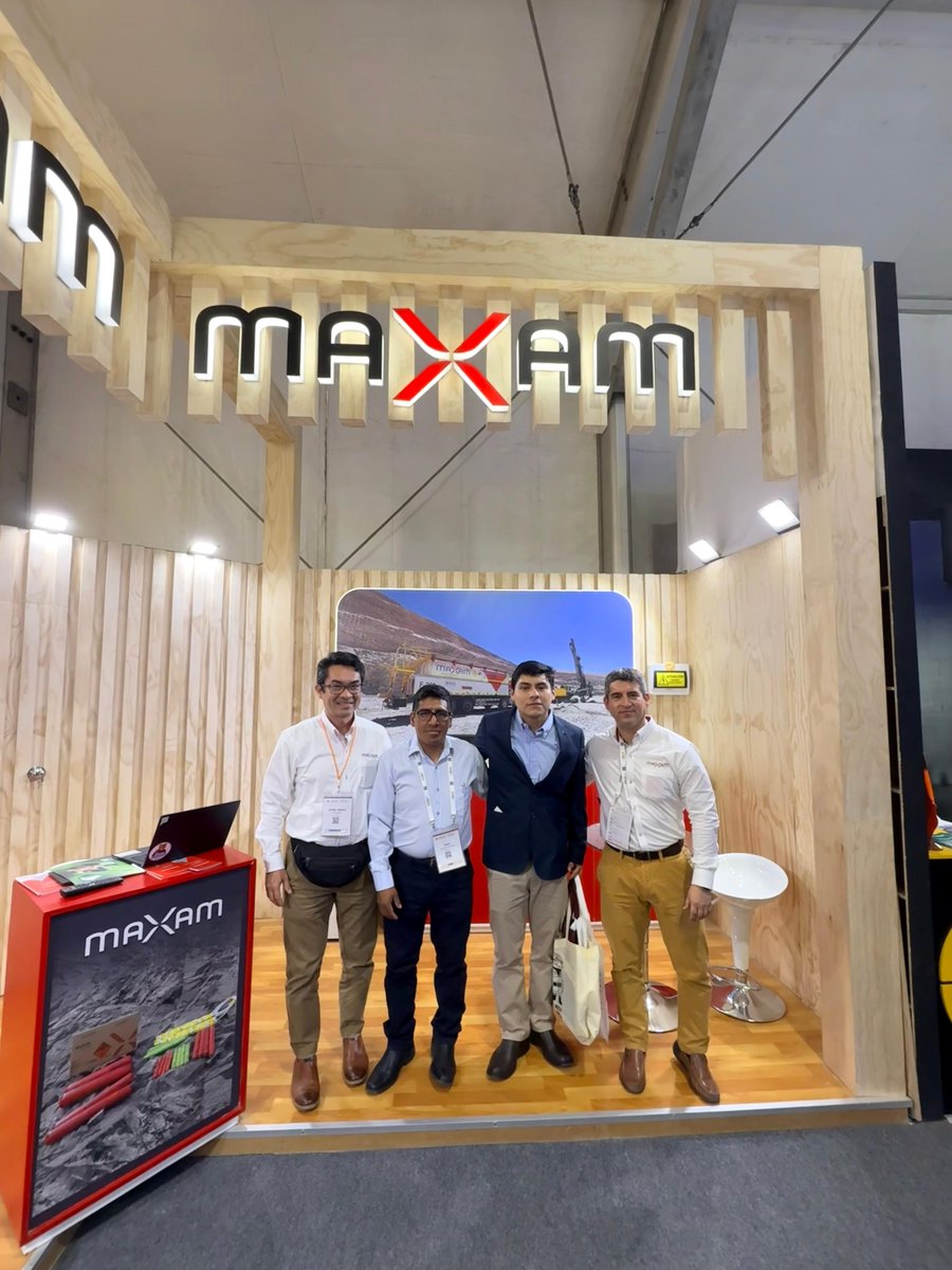 GeoteknikS's tweet photo. EVENTO | GEOTEKNIK EN PERUMIN 37 CONVENCIÓN MINERA
👉🏼 Síguenos, visita nuestro sitio web o contáctanos para más información.
📞 923 536 631 / 963 292 272
📧 ventas@geoteknik.com.pe
🌐 https://t.co/4LS3uPUwsI
#PERUMIN #Minería #Innovación #Geotecnia #MineríaAplicada https://t.co/jzJhg6wOMg