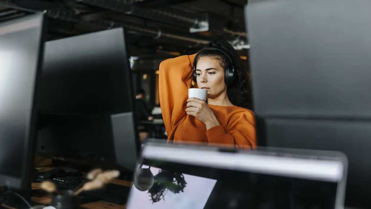 a1biz's tweet image. CEO uses this simple 5-word phrase when she's stressed at work: It helps her 'think clearer' and 'solve problems' cnb.cx/4mRBn6h 
#1onInspiration #1onHappiness #inLife #noStress