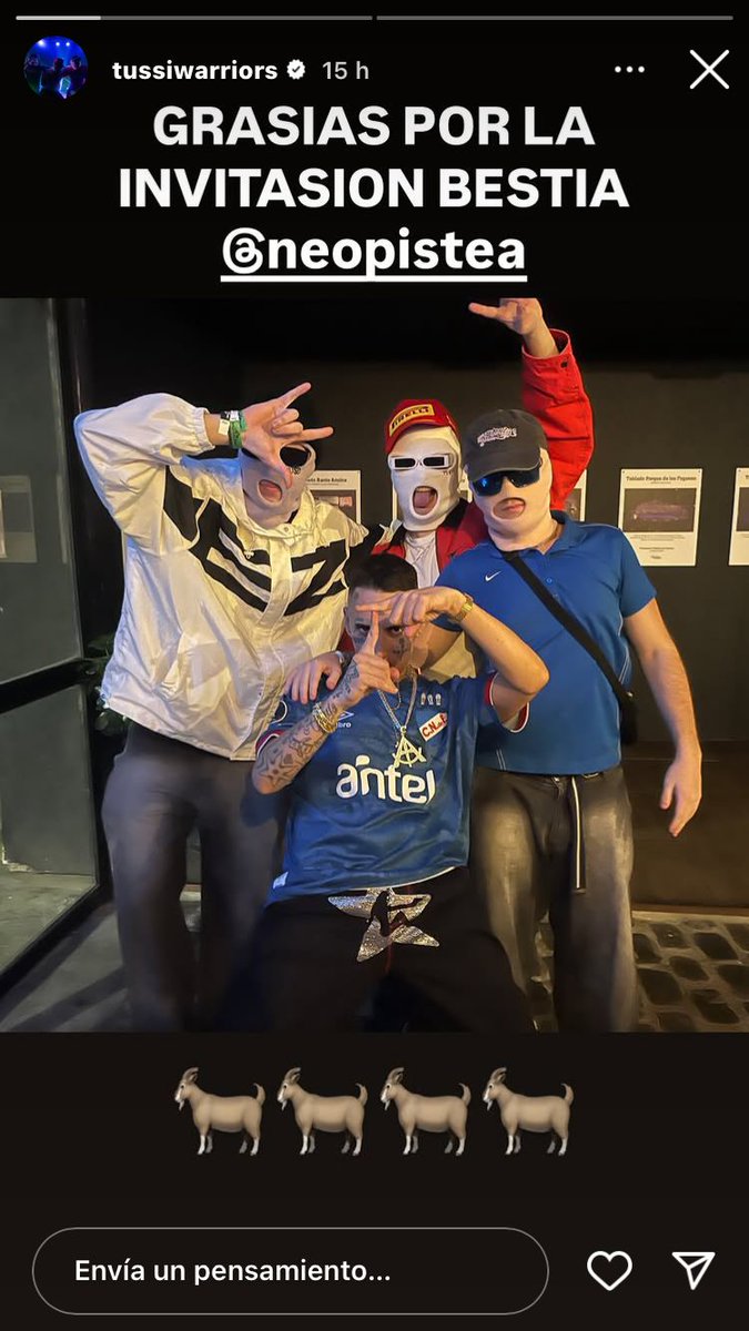 oocNacional's tweet photo. El Neo con la camiseta del más grande, si clarooo https://t.co/v4p8JS3cuD