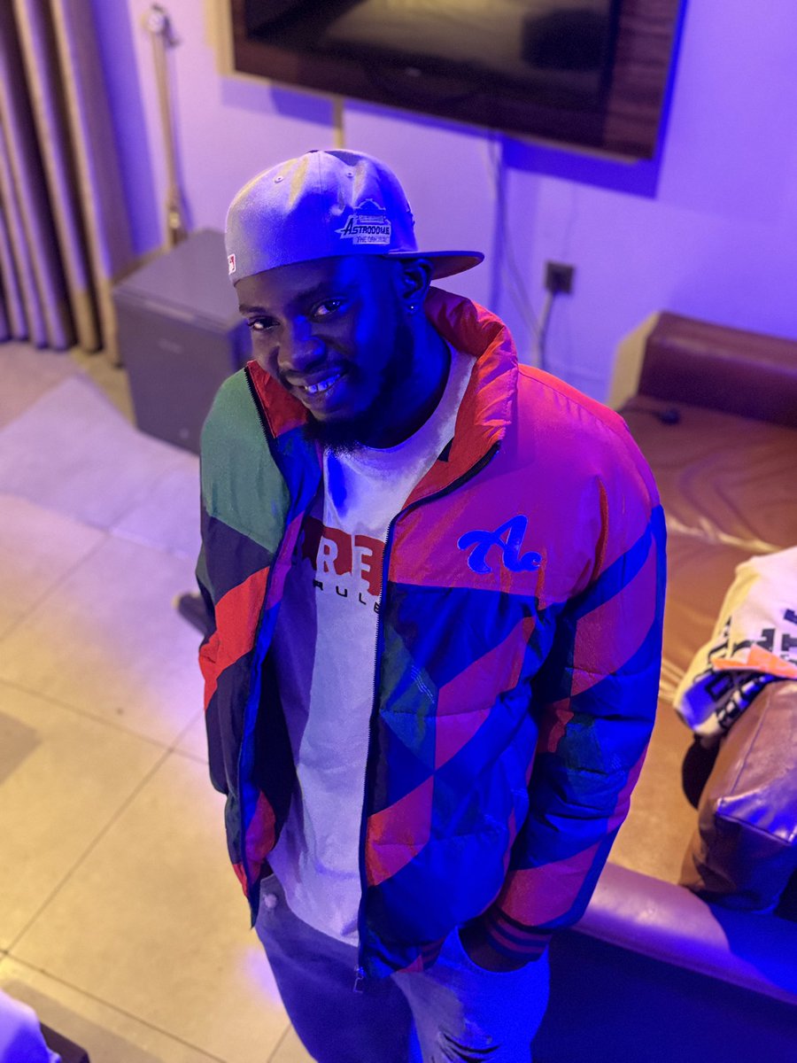 🎵New Heat Alert!🔥 
<a href="/Bold_2D_world/">Bold Shoba</a> is dropping their brand-new single, [Olowo laiye mo] featuring <a href="/callmewyzee/">Bodawasiu</a> 🎉 Get ready for a vibe that’s equal parts soul. You’re gonna want this on repeat! 🔂  
📅 **Drops On:** [October 1st 12:00am] 
📍 *Stream It: [All Digital platform]