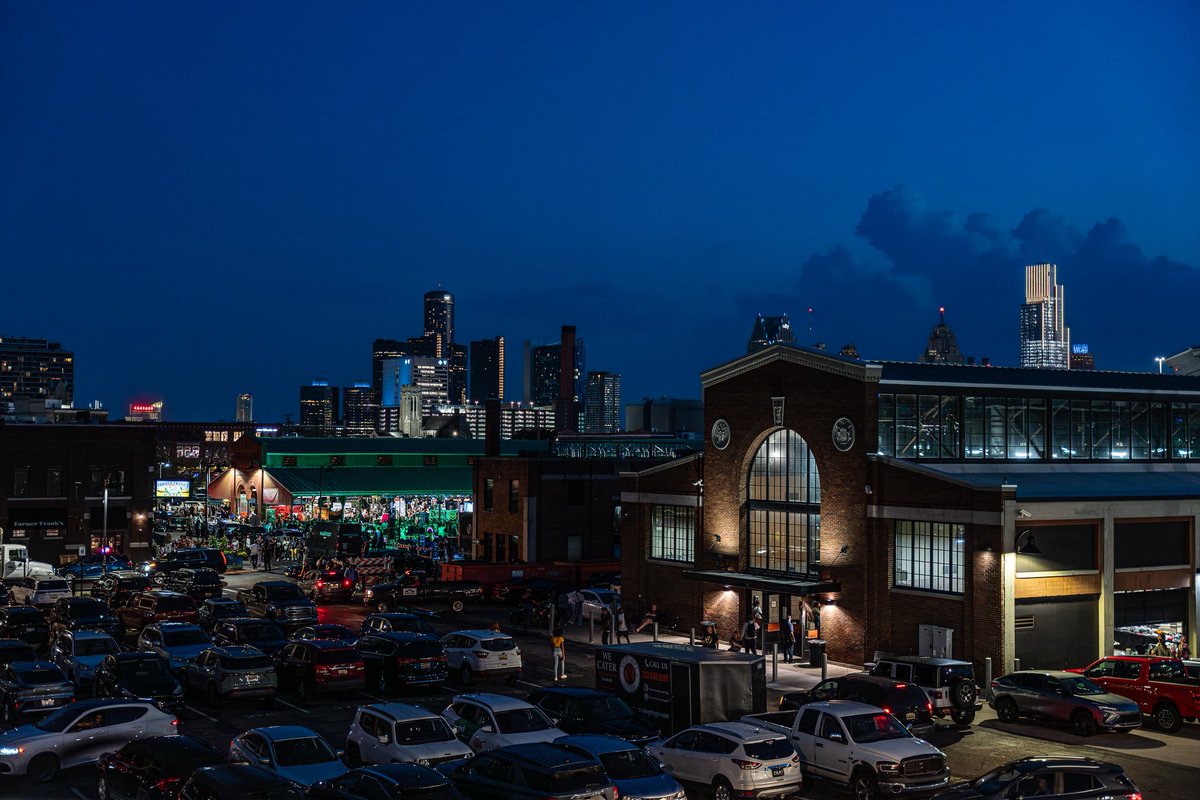 ModeDetroit's tweet image. Eastern Market After Dark is part of The Detroit Month of Design featuring design installations, artists, vendors, brand activations, live music, food, drinks, shopping, murals. 

 #detroit #detroitdesign #unesco #art