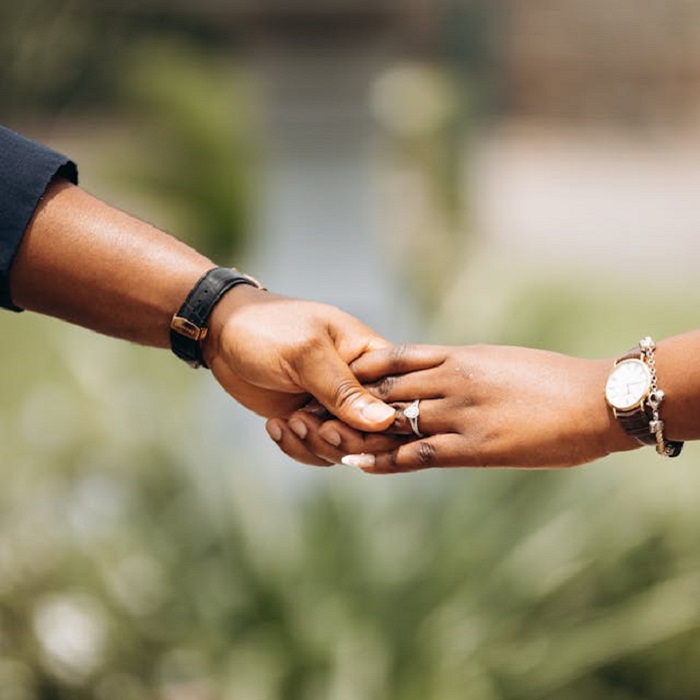 Splendfida's tweet photo. 🌌Everyone has ‘the one who got away.’😮‍💨💔 But what does that really mean for your love life now? Dr. Romance shares wisdom worth holding  onto. 💫💌 #RelationshipAdvice #RomanceTalk #ReadOn #SplendfidaMagazine https://t.co/m9tFe1OpXA https://t.co/XbAJ7klSUw