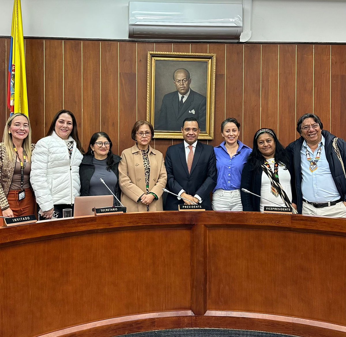 Expreso mis felicitaciones al H.S. <a href="/CarlosMFarelo/">Carlos Mario Farelo Daza</a> por su designación como Pdte. de la <a href="/DdhhSenado/">Comisión de Derechos Humanos y Audiencias Senado</a>  y a la H.S. <a href="/SoniaSBernalS/">SONIA BERNAL</a> como Vicepresidenta. Su trabajo comprometido por los derechos humanos de todos los colombianos es la mejor prenda de garantía para una excelente gestión