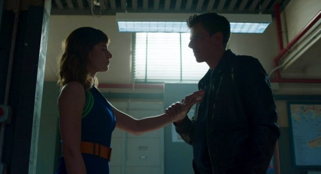 lupainthenorth's tweet photo. sentite io sono sempre stata una blanca x liguori warrior ma chi dorme non piglia pesci e lui ha dormito moooolto quindi ammetto che ho sentito i brividini nelle scene con domenico (prenderò un palo enorme)
#blanca3 https://t.co/pwieY56tKd