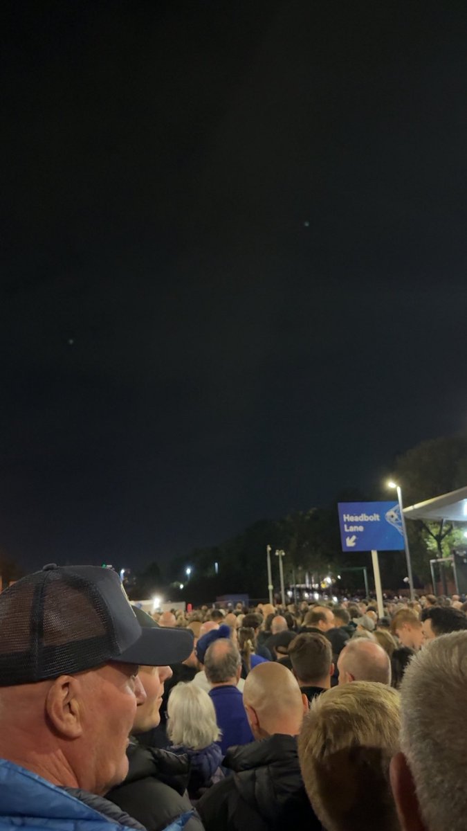 x__faaaye's tweet image. I’ll get home tomorrow x cheers Mersey rail