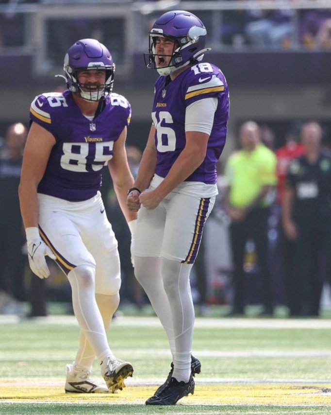 On Sunday the two most impressive physical specimens in the league will match up. Who will come out victorious and take the crown of the biggest alpha in the NFL?