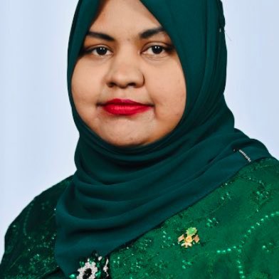 Update

TV presenter Inaayath is Saajidha’s sister Luba’s (she lives in Muliyaage, a job) current husband Giyaas’ ex wife.

Luba hates Inaayath.

This case is similar to how Sajidha treated <a href="/ShamnaazS/">sham</a>.

Inaayath was targeted. She recently started hosting Heyyambo show and Luba