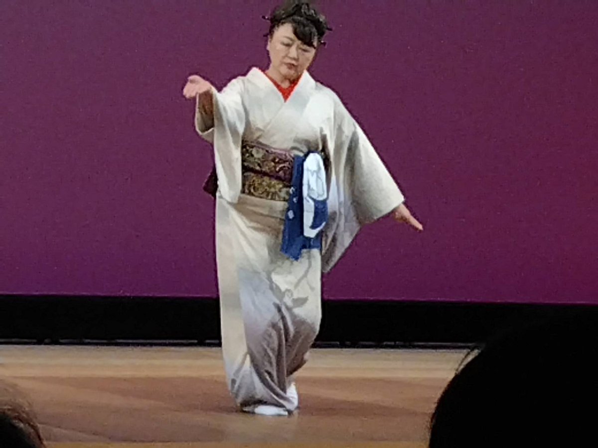 datemeguminmin's tweet photo. 「ザ•ぐんない舞踊フェスティバル」に出演させていただきました。オリジナル曲「津軽おんな節」で踊りました💕応援ありがとうございました!
#ザぐんない舞踊フェスティバル
#舞踊
#松吉幸子
#エプロン歌手 
#伊達めぐみ 
#A9女史
#歌手
#演歌歌手
#ホテルベル鐘山
#想いを書道に https://t.co/TVgiRjYmsf