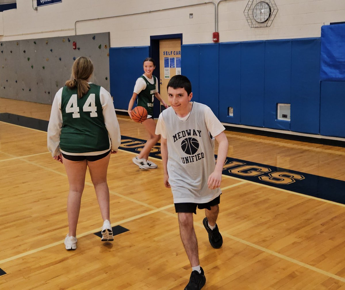 MedwayAthletics's tweet photo. UNIFIED BASKETBALL FINAL:

Medway defeats Hopkinton 50-49 in a very entertaining and competitive game.  Great job by all players! https://t.co/84CENy59wA