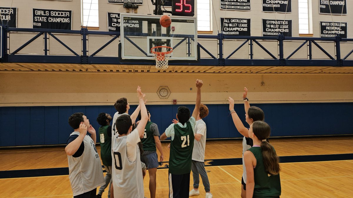 UNIFIED BASKETBALL FINAL:

Medway defeats Hopkinton 50-49 in a very entertaining and competitive game.  Great job by all players!