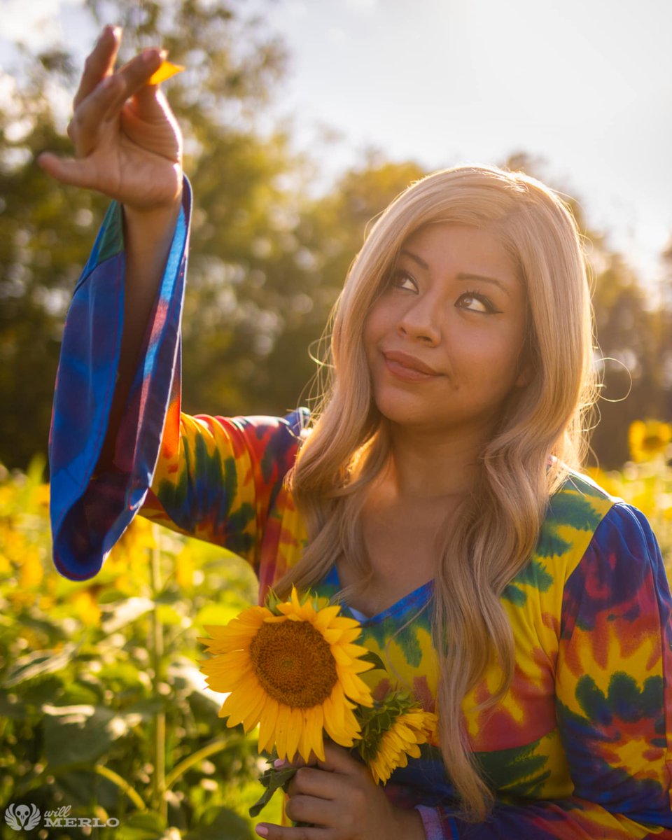 LuzLenoir's tweet photo. He loves me,
He loves me not 🌻
Photography by @ will.merlo
IG/FB/X/TT: @LuzLenoir
#fyp #sunflowers #sunflowerfield #hippie #hippiechick #peace #love #light #sunlight #goodvibes #scoutme #Booking #fashion #fashionphotography #fashionblog #style #styleblog #Philly #nyc https://t.co/i9CJLw8Vhk