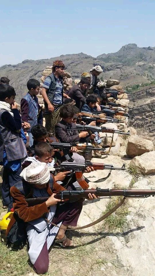 اطفال اليمن يتعلمون فنون الرماية.

صورة بدون تحية لكل من يتربص باليمن شرا.