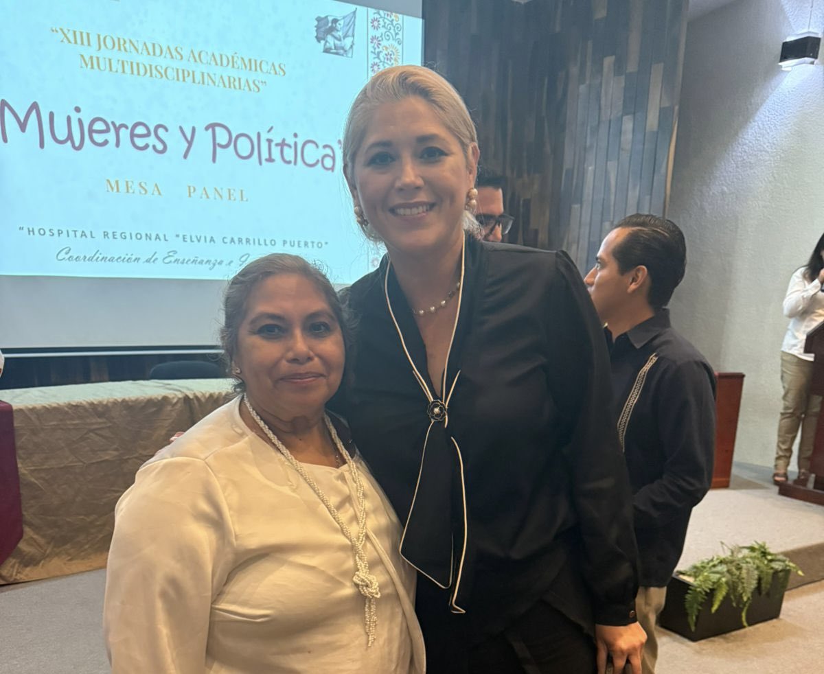 ZaaElviz's tweet photo. En las XIII Jornadas Multidisciplinarias del Hospital Regional Elvia Carrillo Puerto #ISSSTE nos acompañó la Senadora #VerónicaFarjat  con el tema Mujeres y Política. Tema político e interesante #MartiBatres https://t.co/hIOOvuzLaY
