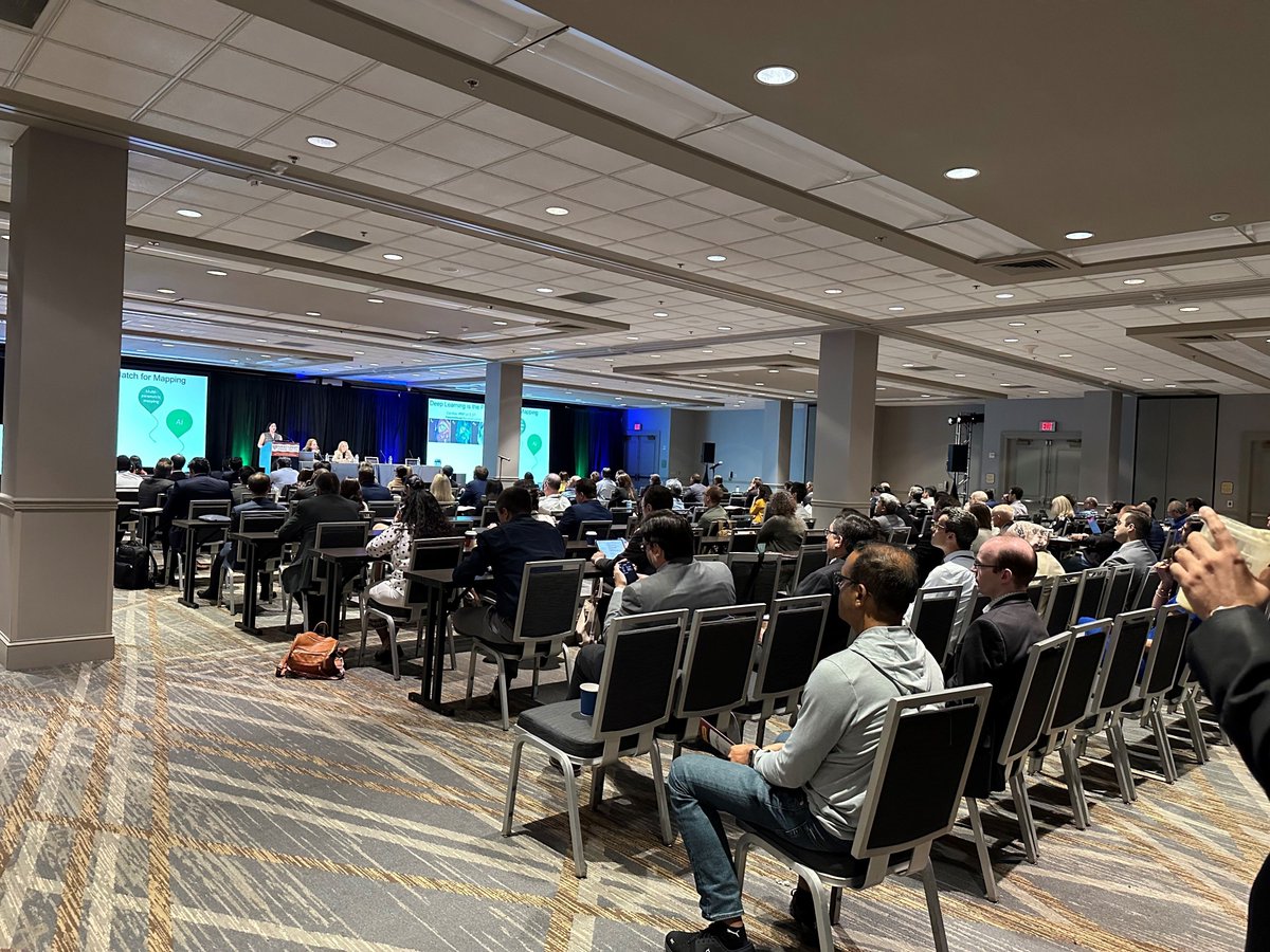 NASCISociety's tweet image. Photos from the Paulin Keynote Lecture: Pushing the Boundaries in Cardiovascular MR with Nicole Seiberlich, MD!

#NASCI25 #NASCI #cardiovascularimaging