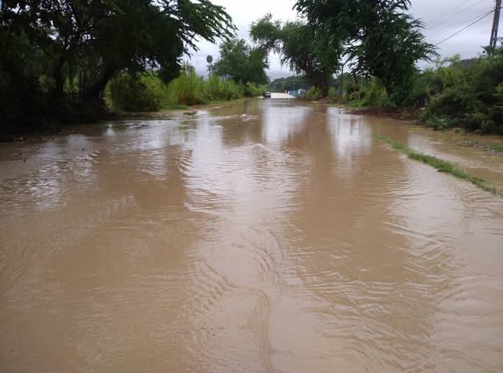 RP_OndaAlegria's tweet image. 🌧️ Las intensas lluvias afectan fuertemente la comunidad de San Antonio del Sur, en la provincia de #Guantánamo🇨🇺. 
.
.
.
#IntensasLluvias #OrienteCubano