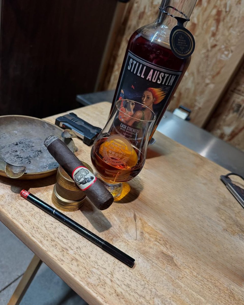 perfeccigar's tweet image. A Cask Strength and a fine cigar deserve a flawless draw performance. The PerfecDraw® optimizes the draw to be smooth, consistent, and uncompromised.

#PerfecDraw #StillAustinWhiskey #PerfectTheDraw #CigarToolsThatWork #CigarLife