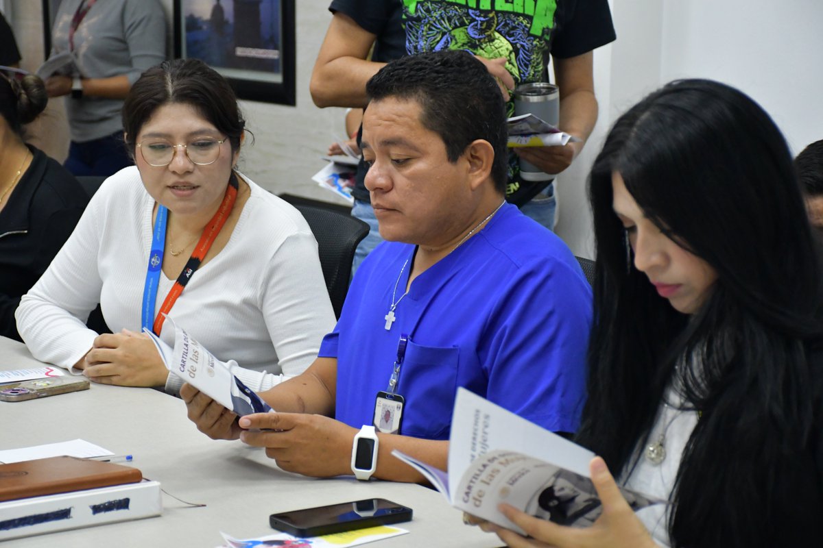 apicampeche's tweet image. #Capacitación  #UISApicam |  En el marco del Mes de la Prevención del Suicidio, y dar cumplimiento a la Nom. 035 para Prevención de riesgos psicosociales se programó un taller impartido por la Psic. Iliana Sujey Chan Rosas, perteneciente al @IMECMUJERES #Apicam.