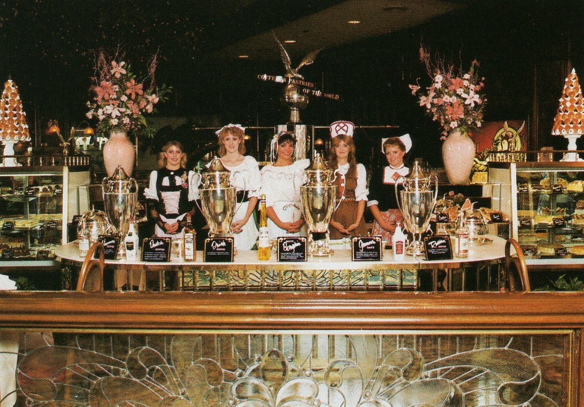 _GrandPaD's tweet image. Celebrating #NationalCoffeeDay at the #LasVegas Hilton in the 80s meant a trip to Mamchen's Deli for their selection of International coffees.